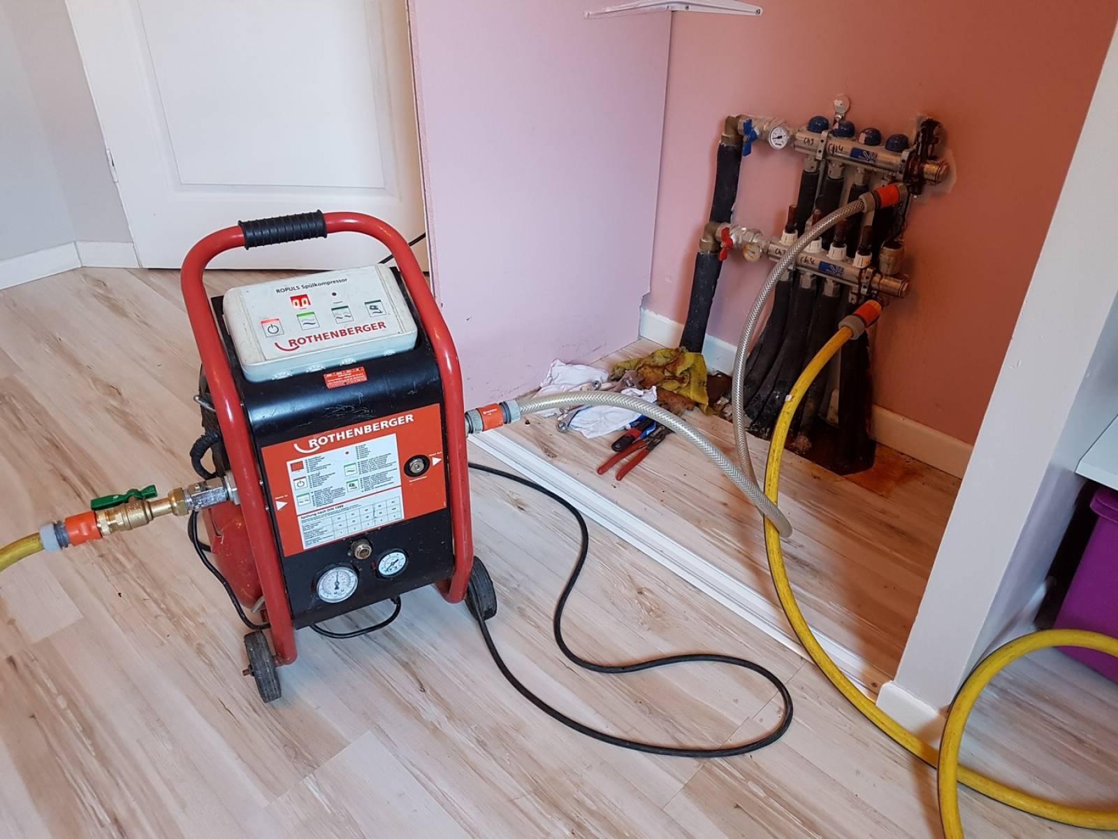 Pendik Orta Vaillant Hermetik Şofben Kombi Bakımı